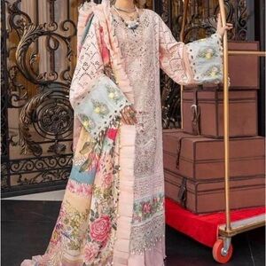 Pakistani like new  3 picec full embroidery dress size